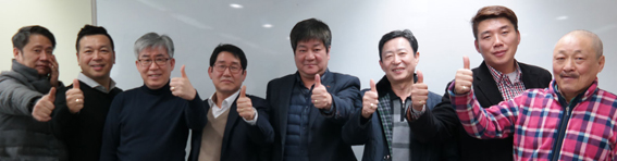 에디터 사진